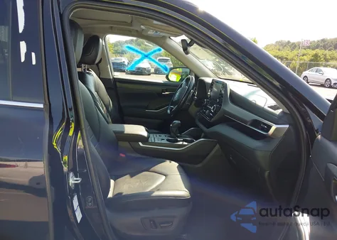 2021 Toyota Highlander Xle z USA, uszkodzony, nr VIN 5TDGZRBH1MS102373